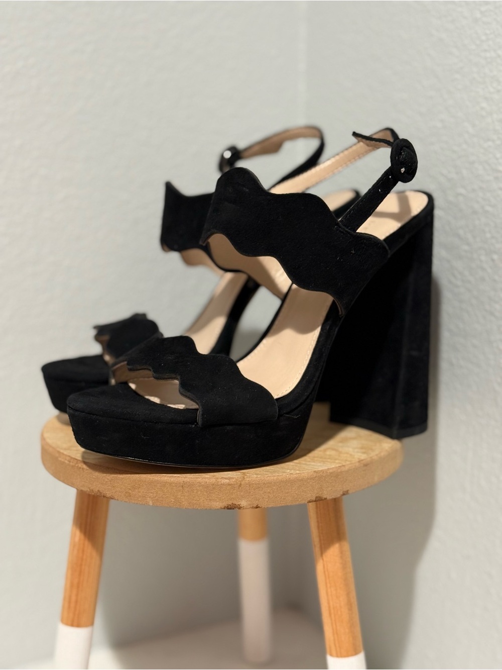Black Scalloped Platform Block Heel Sandals - Women's